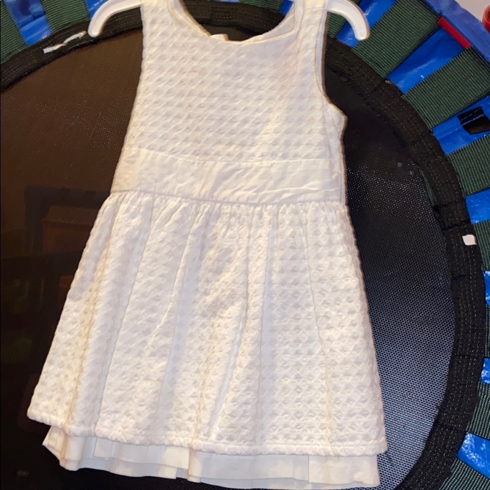Plan white dress